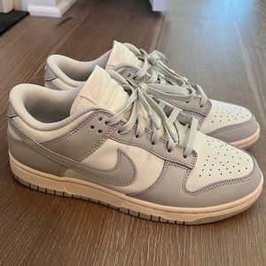 Nike womens dunk low-light bone 9.5